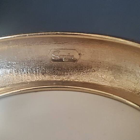 Sequin by Nordstrom Yellow Enamel‎ Hinged Bangle with Crystal Accents Gold Tone - Picture 4 of 9